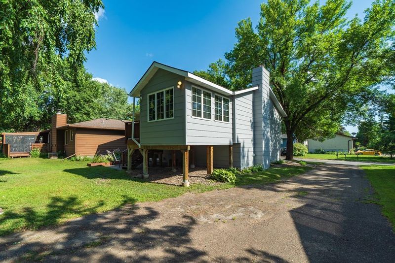2293 13th Ave E, North Saint Paul, MN 55109