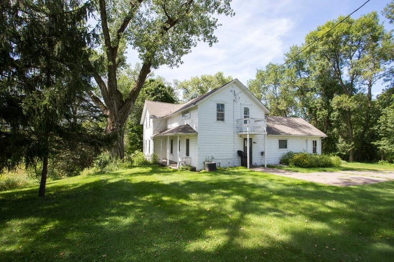 N6120 610th St, Beldenville, WI 54003