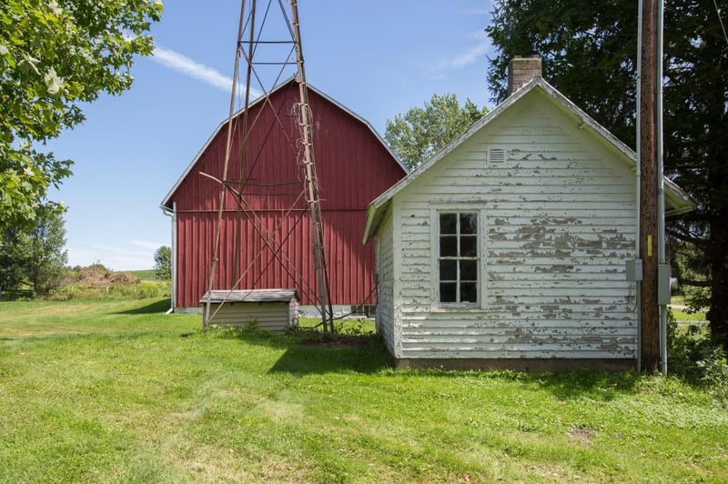 N6120 610th St, Beldenville, WI 54003