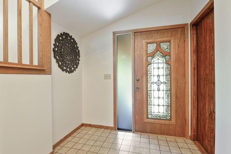 112 Cedar St, Saint Paul, MN 55110