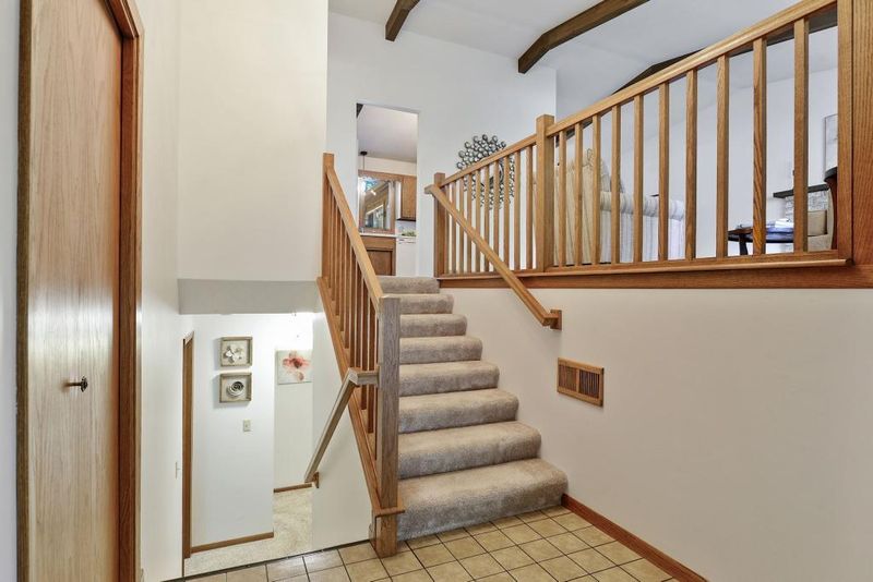 112 Cedar St, Saint Paul, MN 55110