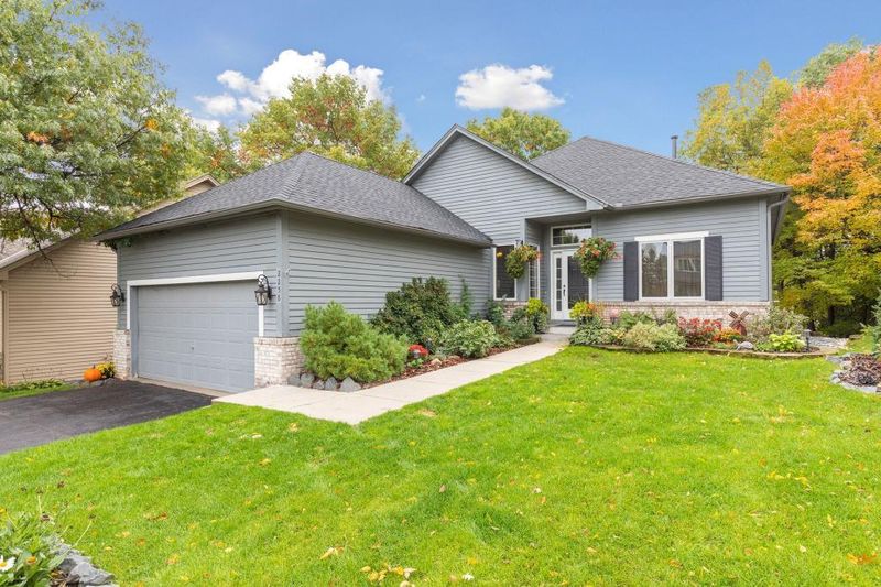 2258 Woodhill Ct, Eagan, MN 55122