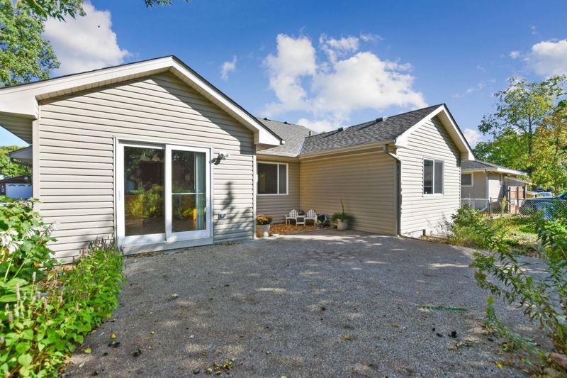 1221 5th St NW, Elk River, MN 55330