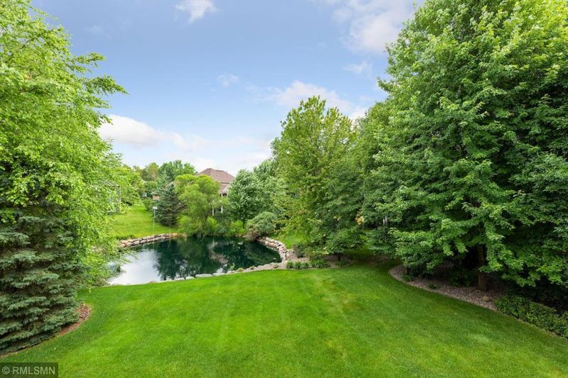 80 Wedgewood Dr, Mahtomedi, MN 55115