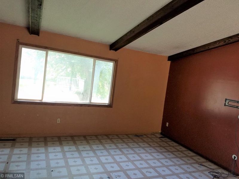 1763 Montecito Dr, Shakopee, MN 55379