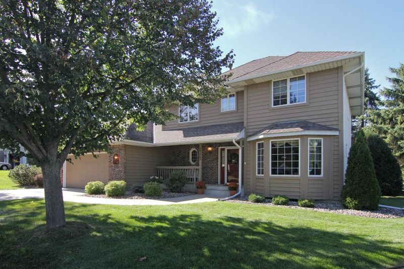 2323 Field Stone Dr, Mendota Heights, MN 55120