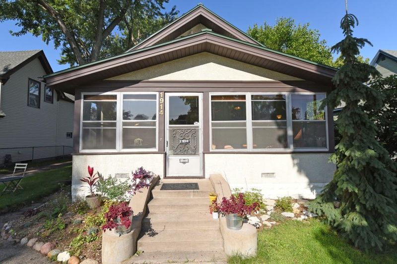 1914 Buchanan St NE, Minneapolis, MN 55418