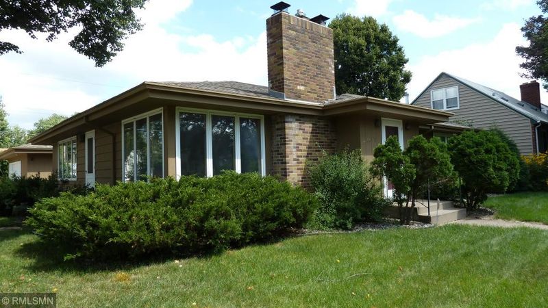 1039 Idaho Ave W, Saint Paul, MN 55117