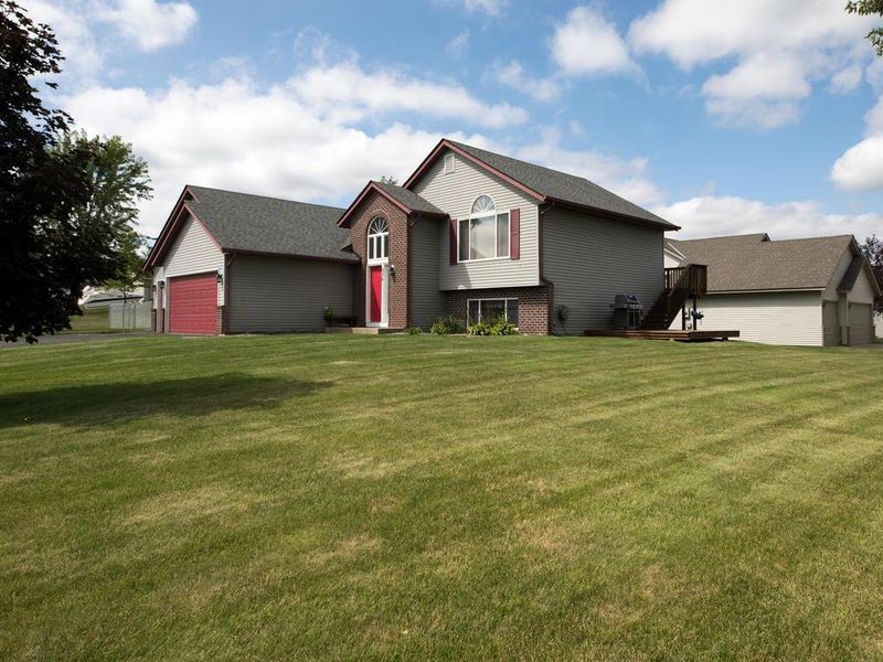 836 Riverwood St, Prescott, WI 54021