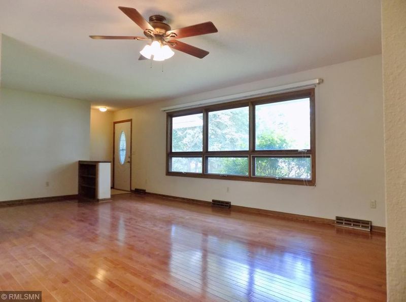472 Birch St N, Cambridge, MN 55008