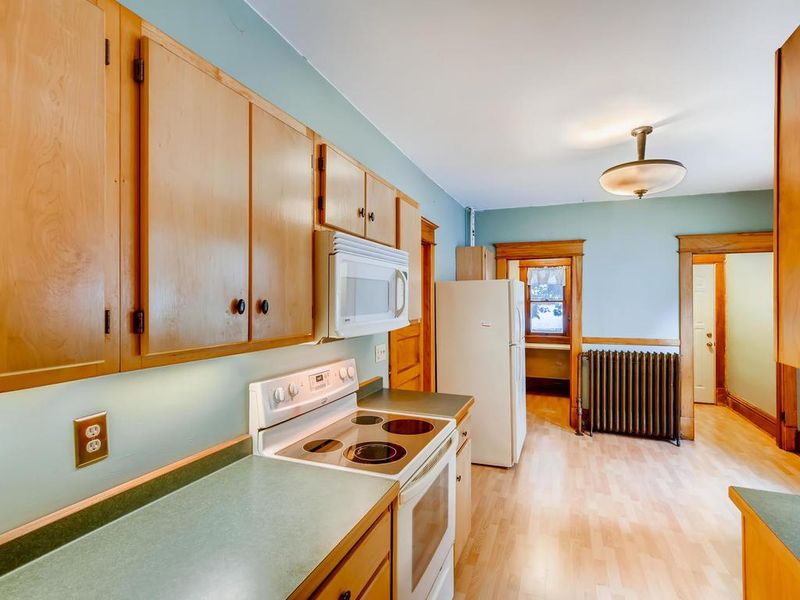 956 Charles Ave, Saint Paul, MN 55104