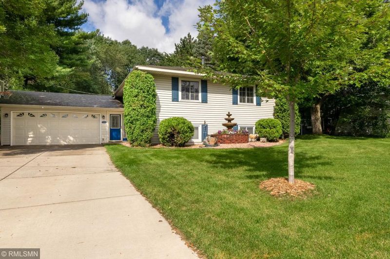114 E Golden Lake Ln, Circle Pines, MN 55014