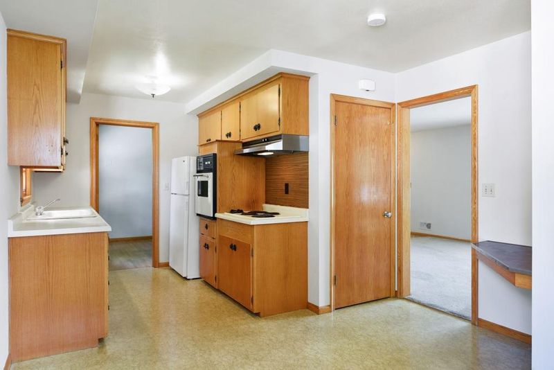 4616 W 111th St, Bloomington, MN 55437