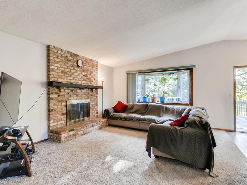 8433 Idaho Ave N, Brooklyn Park, MN 55445