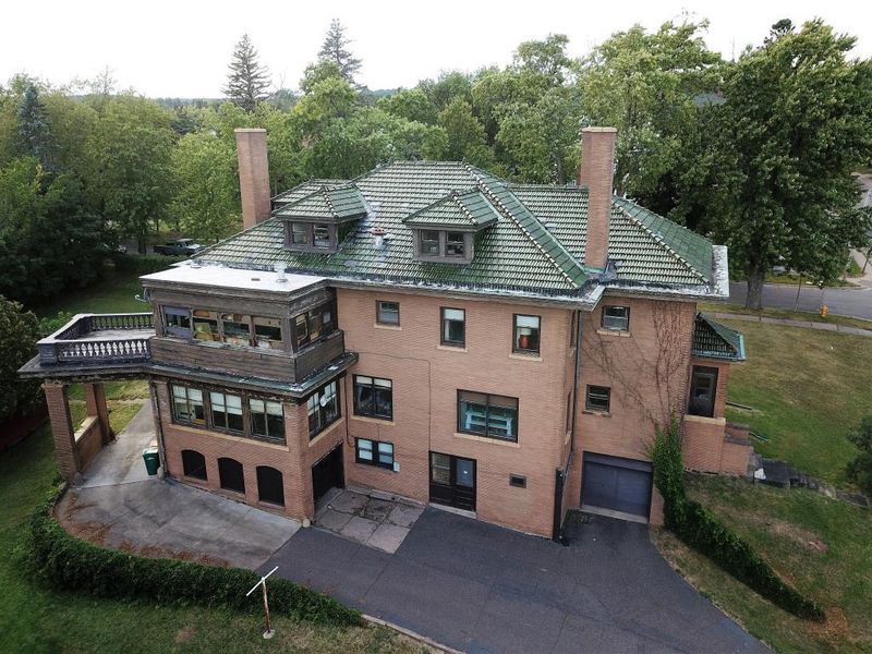 2526 E 2nd St, Duluth, MN 55812