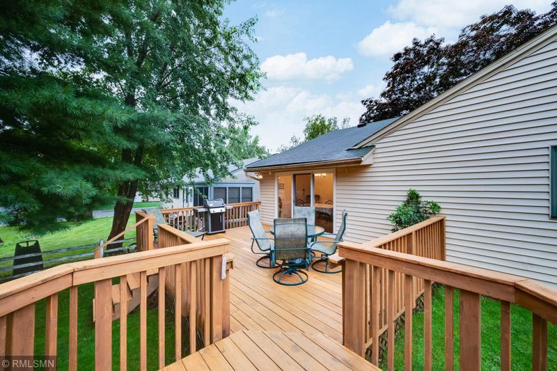 910 Logan Ln, South Saint Paul, MN 55075