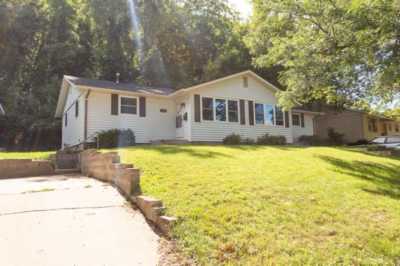 1804 Spruce Dr, Red Wing, MN 55066