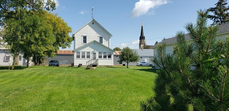 210 2nd St SE, Freeport, MN 56331