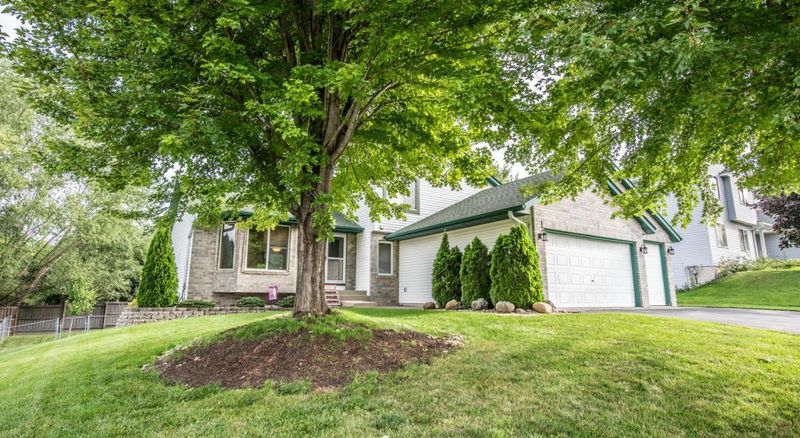 7452 Thorn Hill Ln, Savage, MN 55378