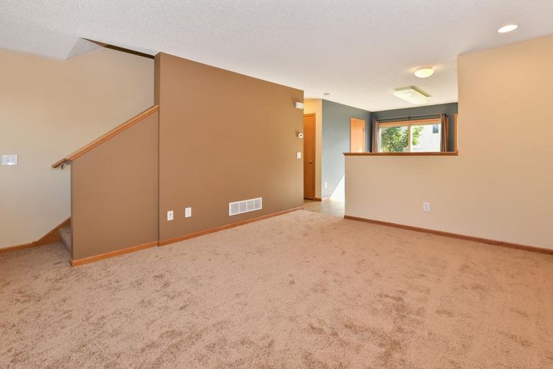 4825 Elm Dr N #6, Hugo, MN 55038