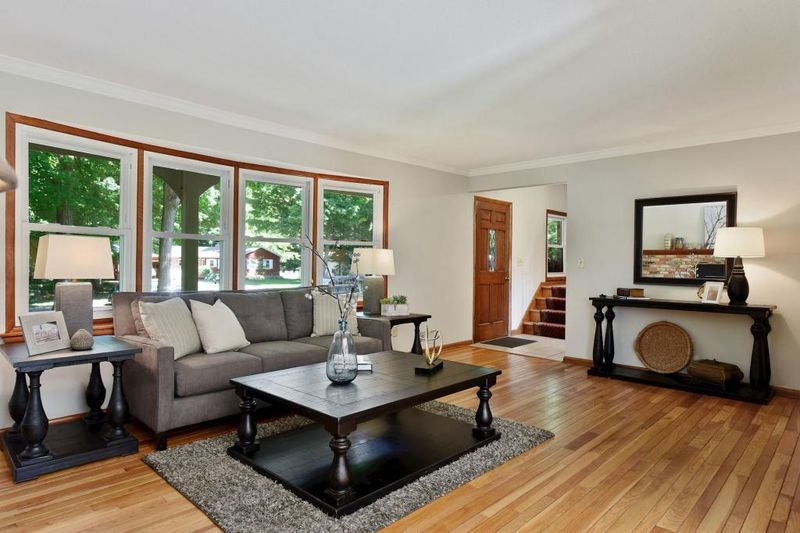 1365 Maplewood Dr, Long Lake, MN 55356