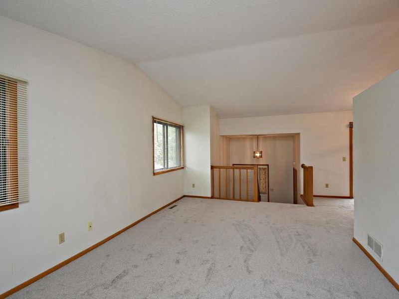 13320 Court Pl, Burnsville, MN 55337