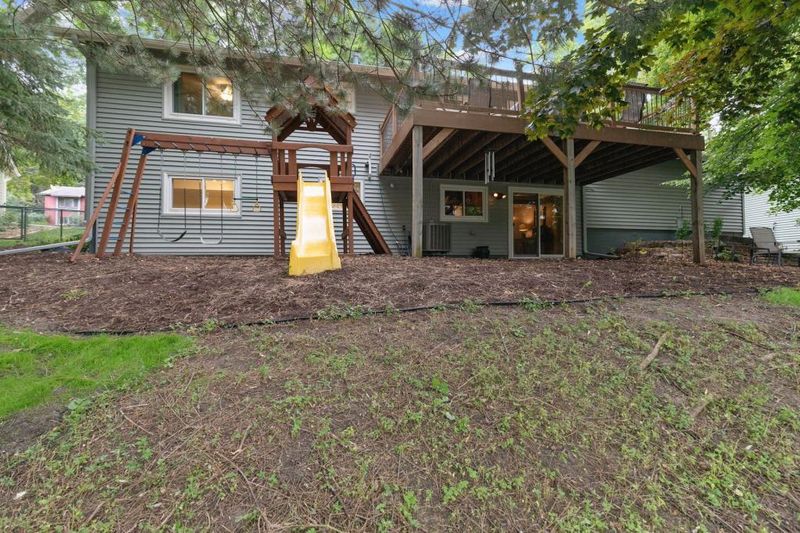 1761 Hickory Hill Dr, Eagan, MN 55122