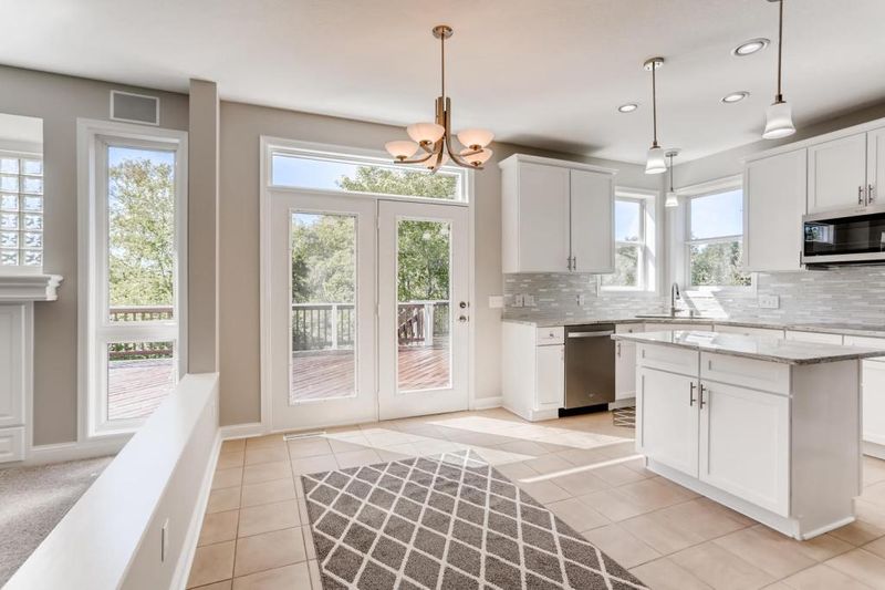 4705 Queensland Ln N, Plymouth, MN 55446