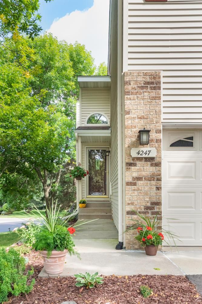 4247 Boulder Ridge Point, Eagan, MN 55122