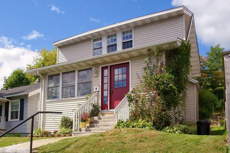 1507 Belmont Rd, Duluth, MN 55805