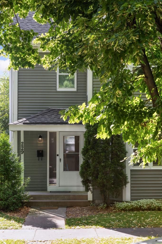 229 Kent St, Saint Paul, MN 55102
