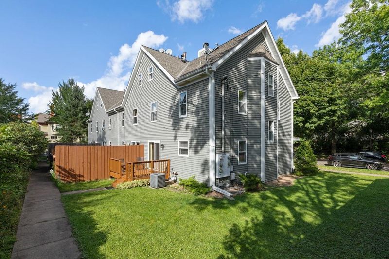 229 Kent St, Saint Paul, MN 55102