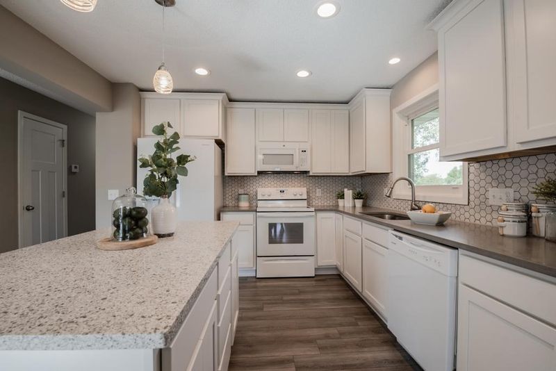 12917 18th Ave S, Burnsville, MN 55337