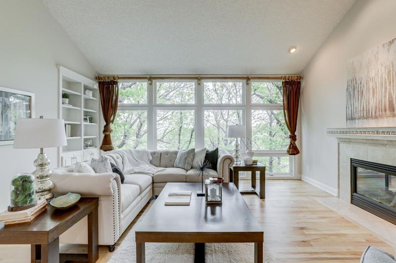 13241 Holasek Ln, Eden Prairie, MN 55346