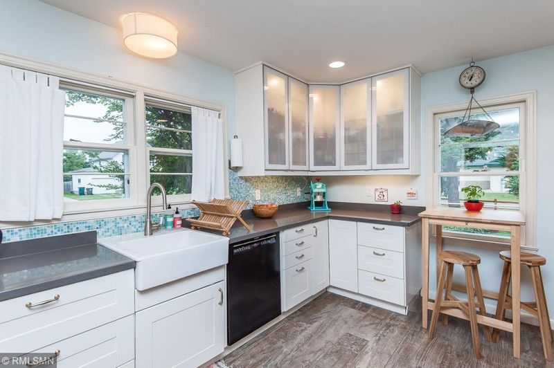 20 1st St SE, Elgin, MN 55932