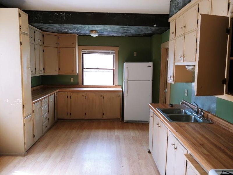 1030 N 5th St, Mankato, MN 56001