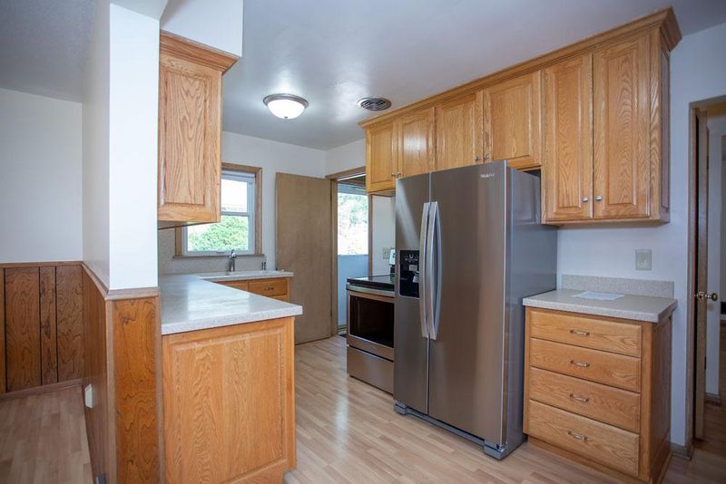 466 10th Ave NW, New Brighton, MN 55112
