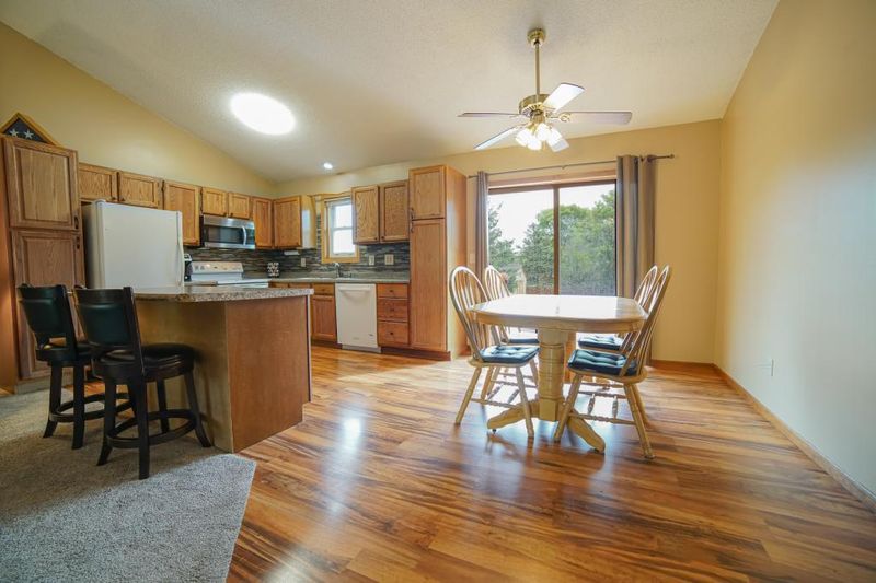 15706 Hannover Pa, Apple Valley, MN 55124