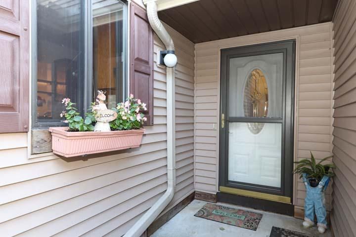4E Ridge Rd, Circle Pines, MN 55014