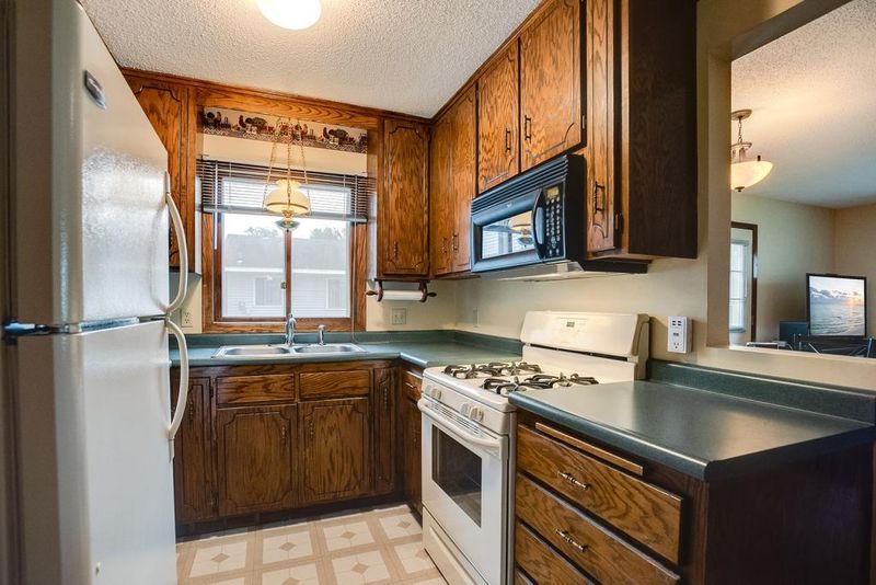 11134 Drake St NW, Coon Rapids, MN 55433