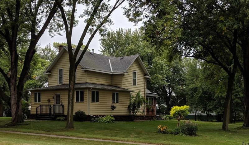 1111 Boxelder St, Mountain Lake, MN 56159