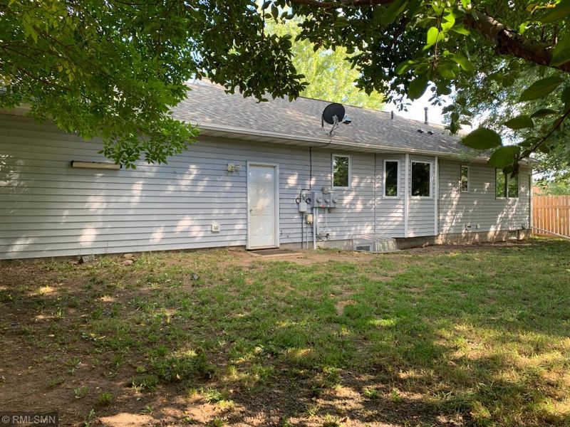 1000 Lincoln Cir, Braham, MN 55006