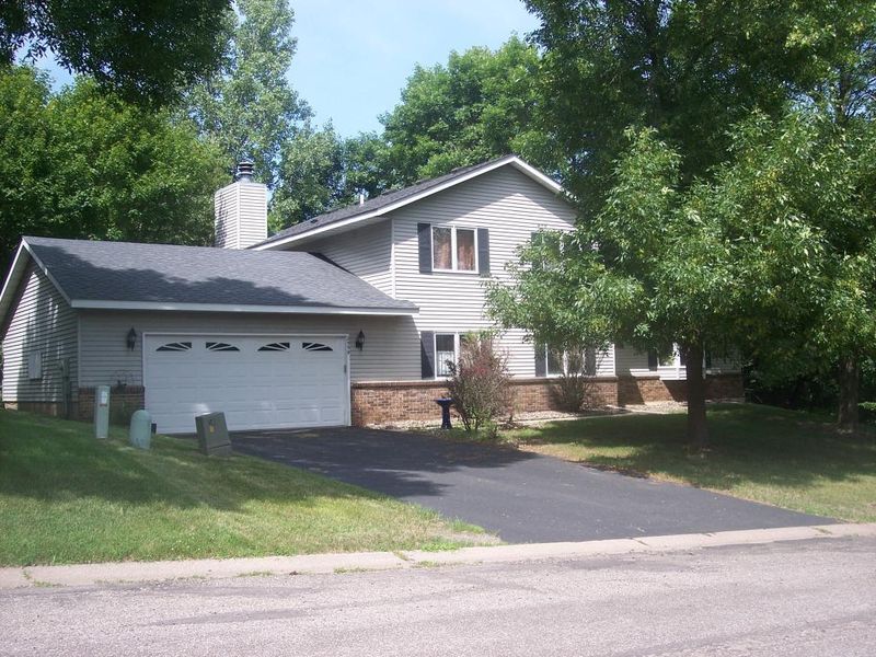 2559 64th St E, Inver Grove Heights, MN 55076