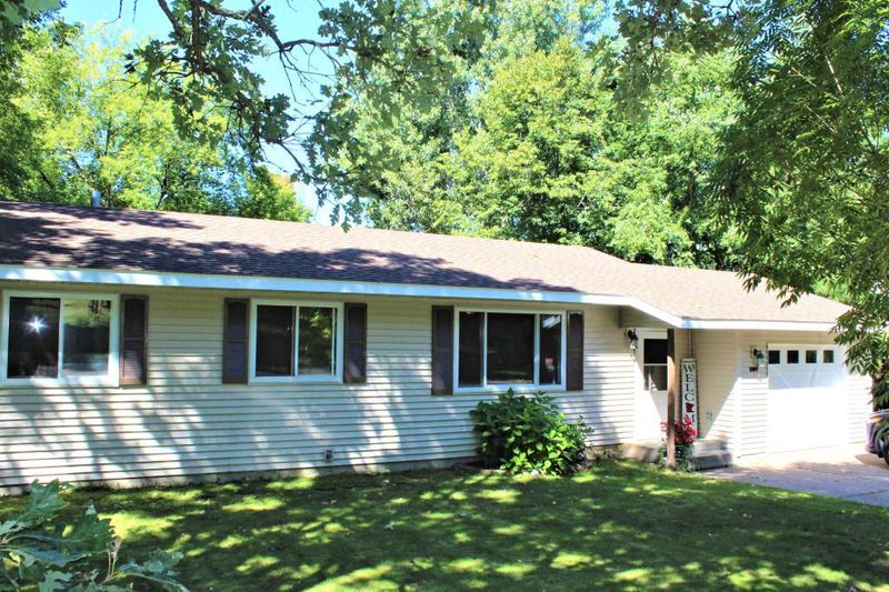 1107 8th St NE, Little Falls, MN 56345