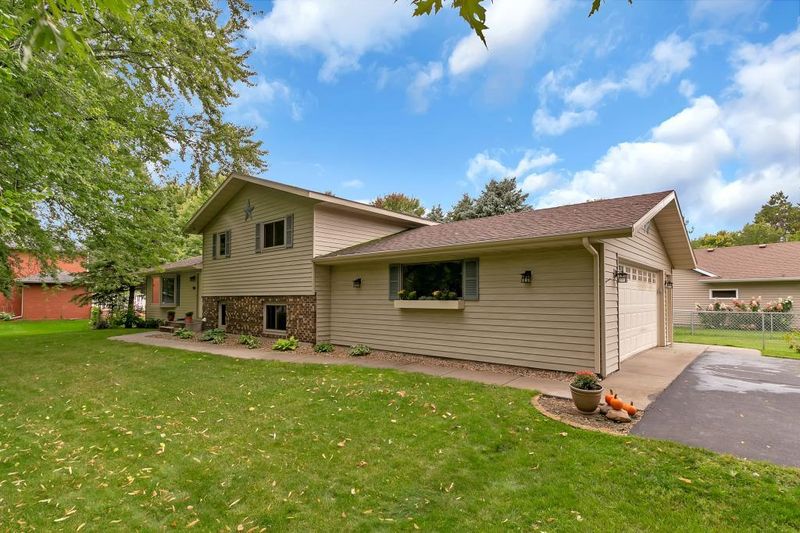 1105 Riverside Ave N, Sartell, MN 56377