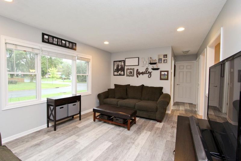 4071 Amethyst Ln, Eagan, MN 55122