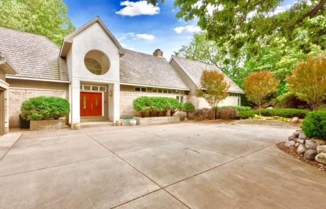 5735 Long Brake Cir S, Edina, MN 55439