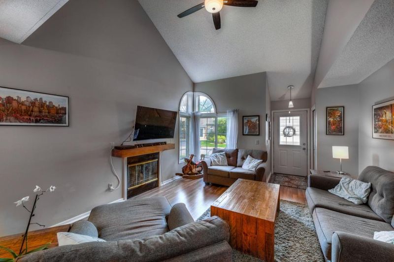 13112 Gable Ln #6, Apple Valley, MN 55124