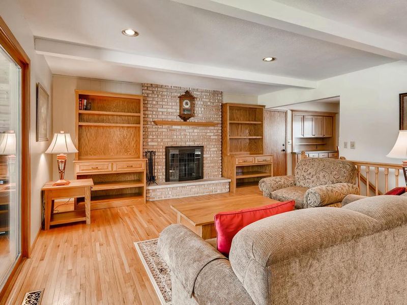 26435 Edgewood Rd, Excelsior, MN 55331