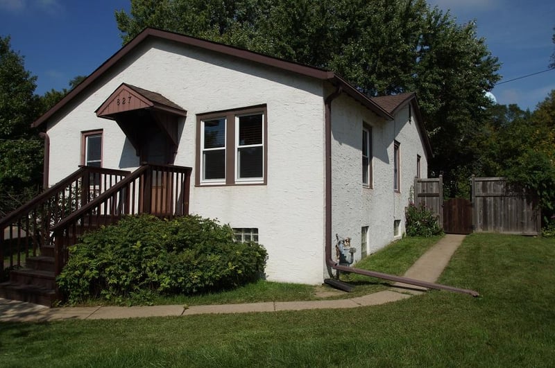 827 46 1/2 Ave NE, Hilltop, MN 55421